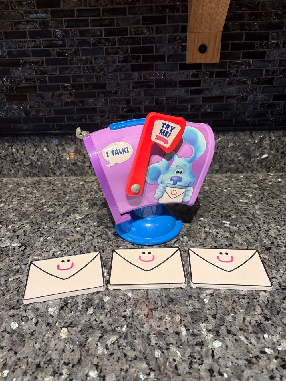 Blues Clues 2020 Talking Mailbox with 3 Envelopes